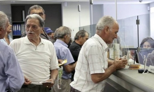 Governo vai lançar MP que reduz idade para saque PIS/PASEP em 2018