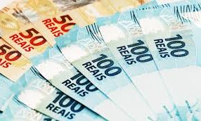 Juro do cartão já está mais baixo que o do cheque especial, diz pesquisa