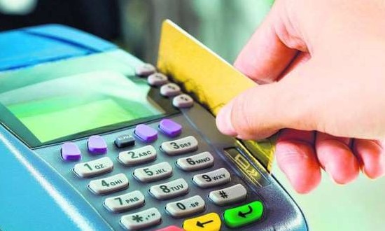 Número de famílias com dívidas subiu para 62,2% em novembro, aponta CNC