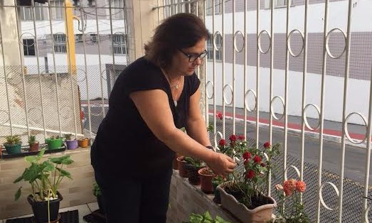 Francanos procuram pelo cultivo de plantas para fugir do desgaste do dia a dia