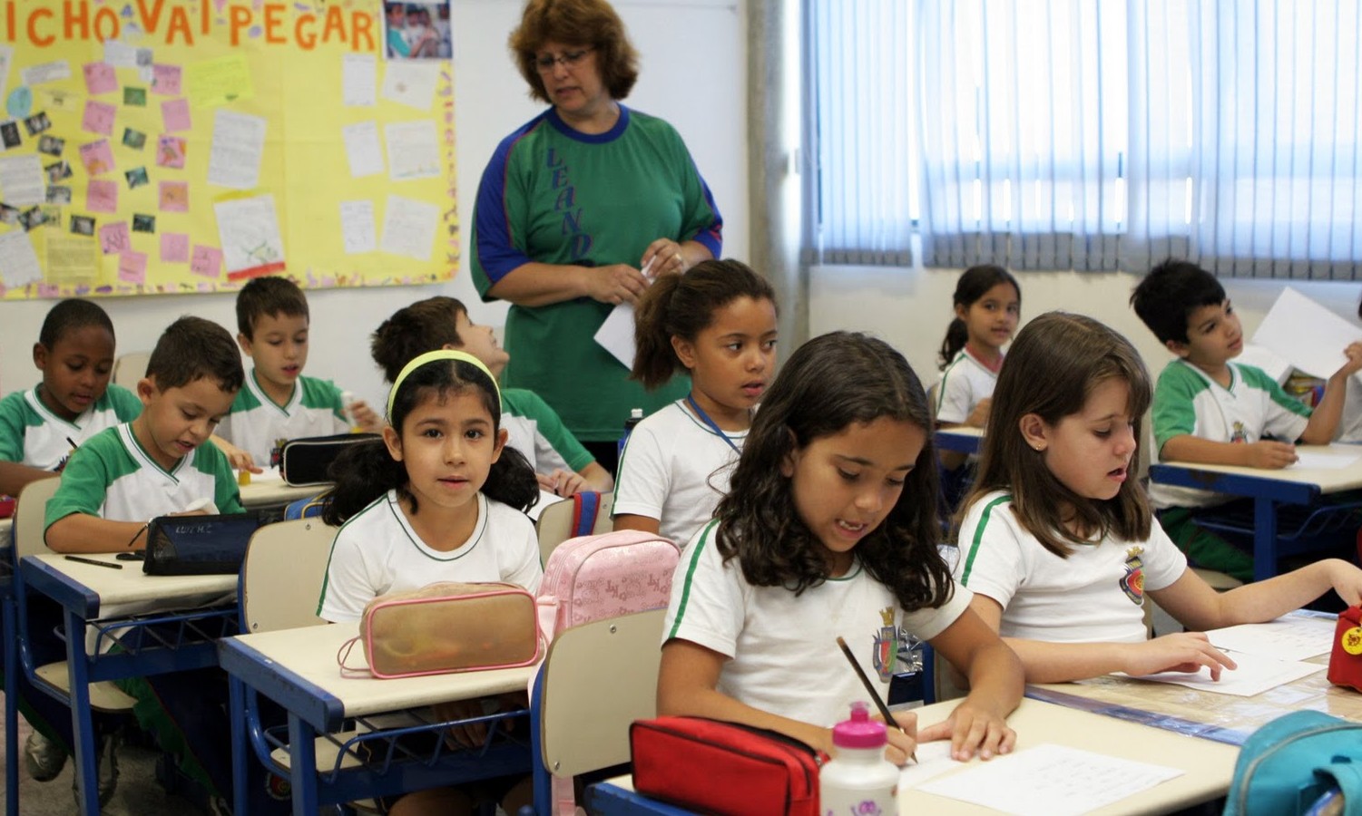 Cai número de matrículas nas escolas para Ensino Fundamental e Médio