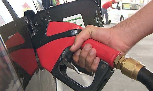 Preço médio da gasolina tem alta pela quinta semana – diesel tem queda