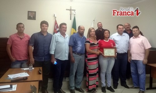 Formada como Bombeiro Civil, dona de casa é homenageada em RC