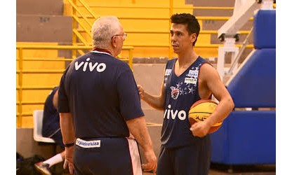 Sesi Franca Basquete se prepara para enfrentar o forte Pinheiros em SP