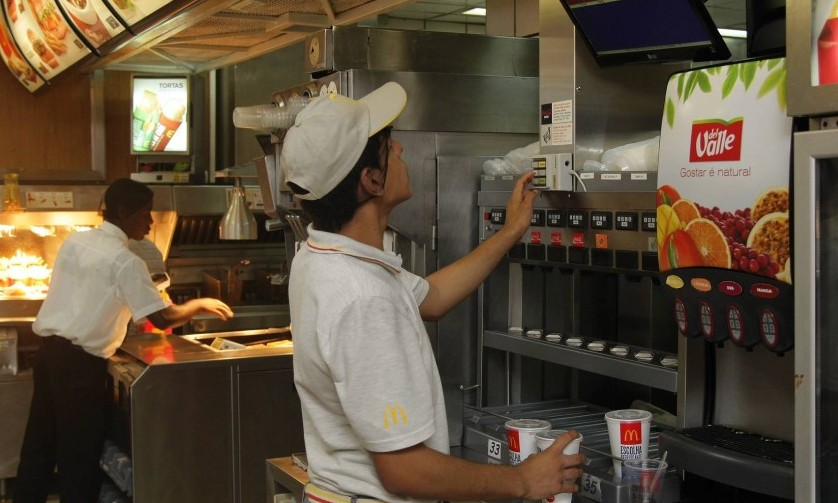 McDonald’s anuncia 15 mil novas vagas para jovens entre 16 e 25 anos este ano