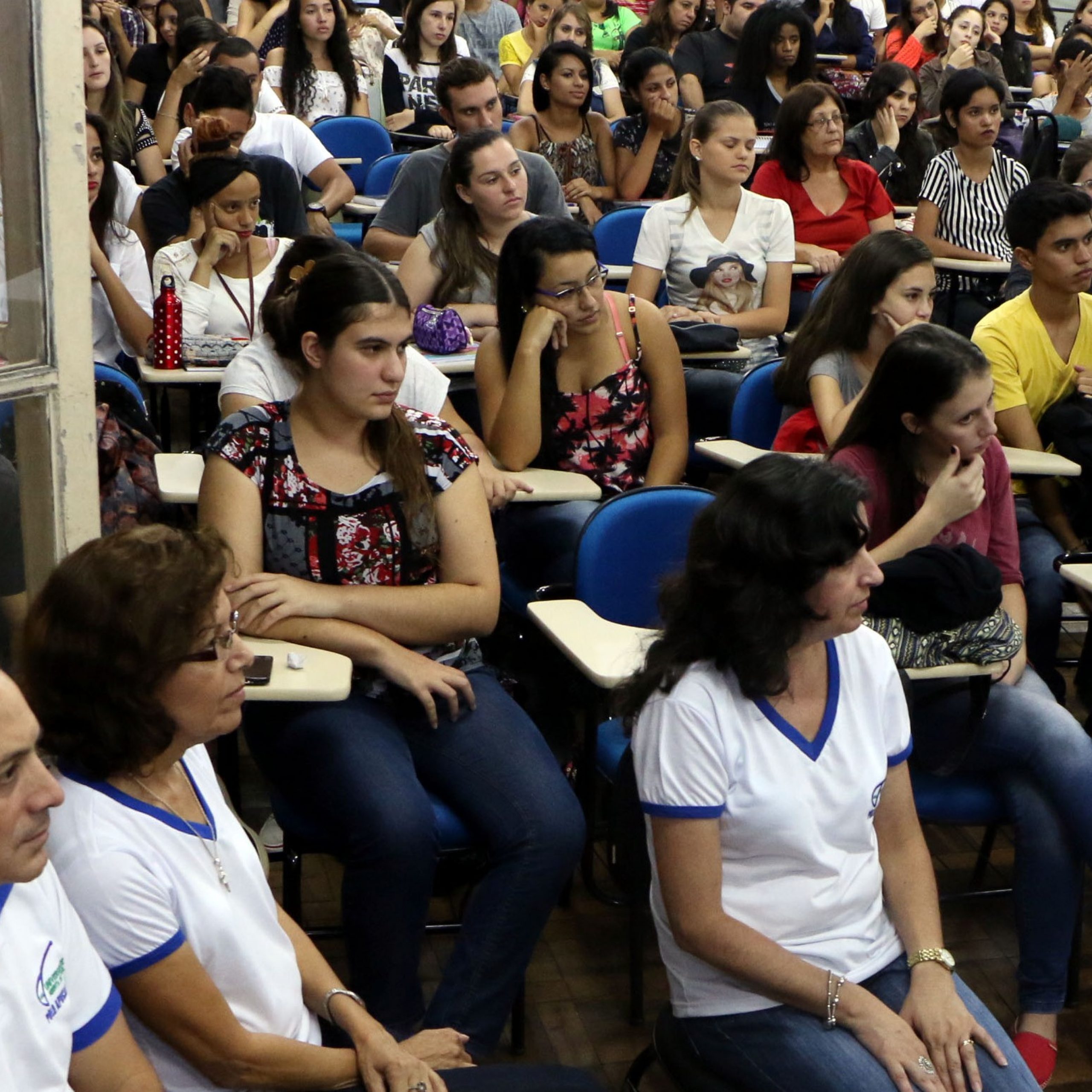 Cursinho popular e EJA decidem prorrogar inscrições e matrículas