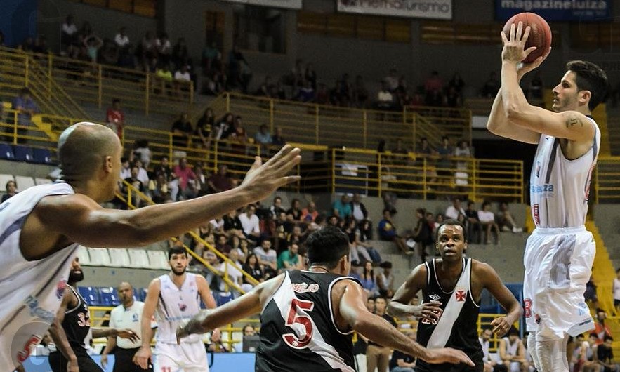 Sesi Franca Basquete chega à sétima vitória seguida e segue na cola dos líderes