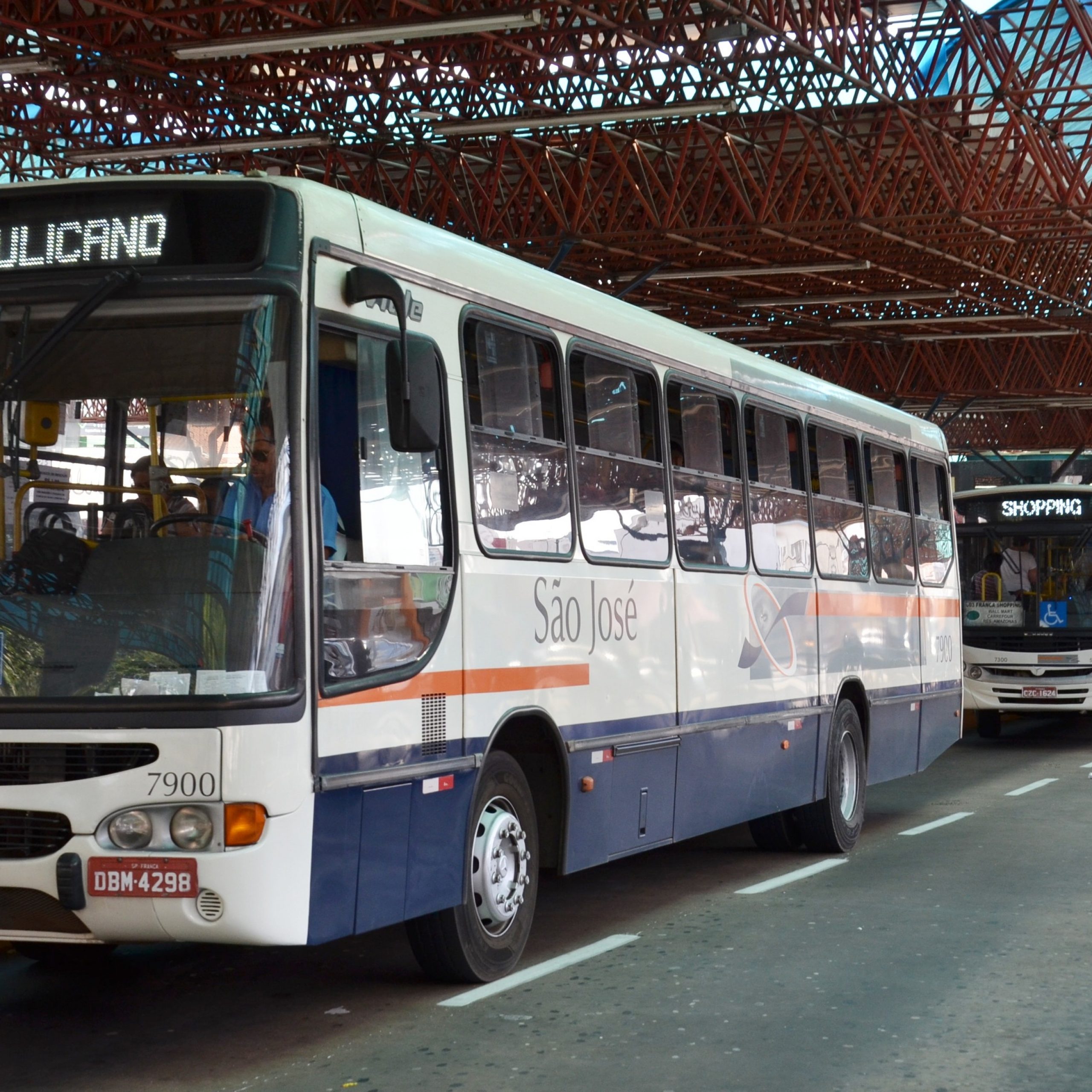 Estudantes de Franca devem se (re)cadastrar para obterem desconto de ônibus
