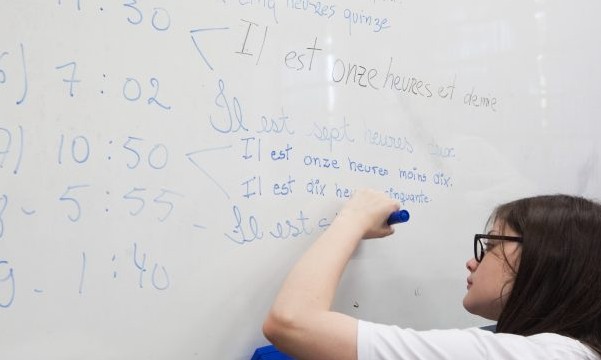 Centro de Estudo de Línguas do Estado abre matrículas gratuitas para 6 idiomas