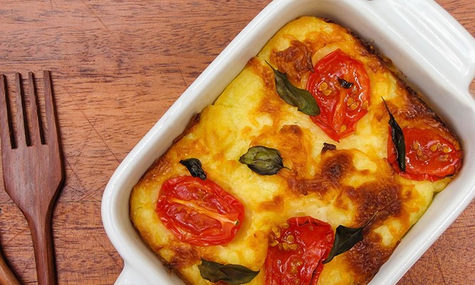 Torta de batata doce com tomatinho surpreende pela leveza e contraste do sabor