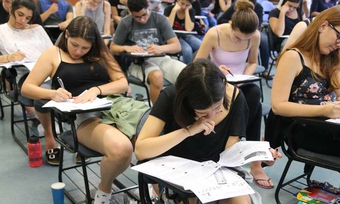 10 faculdades para quem quer trabalhar em empresas e evoluir na carreira