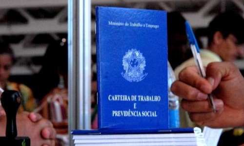 Taxa de desemprego no país fecha 2017 em 12,7%; ocupados crescem 0,9%