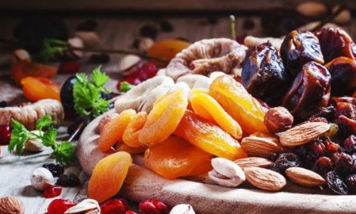 Combinação perfeita: frutas secas e castanhas dão saciedade e saúde