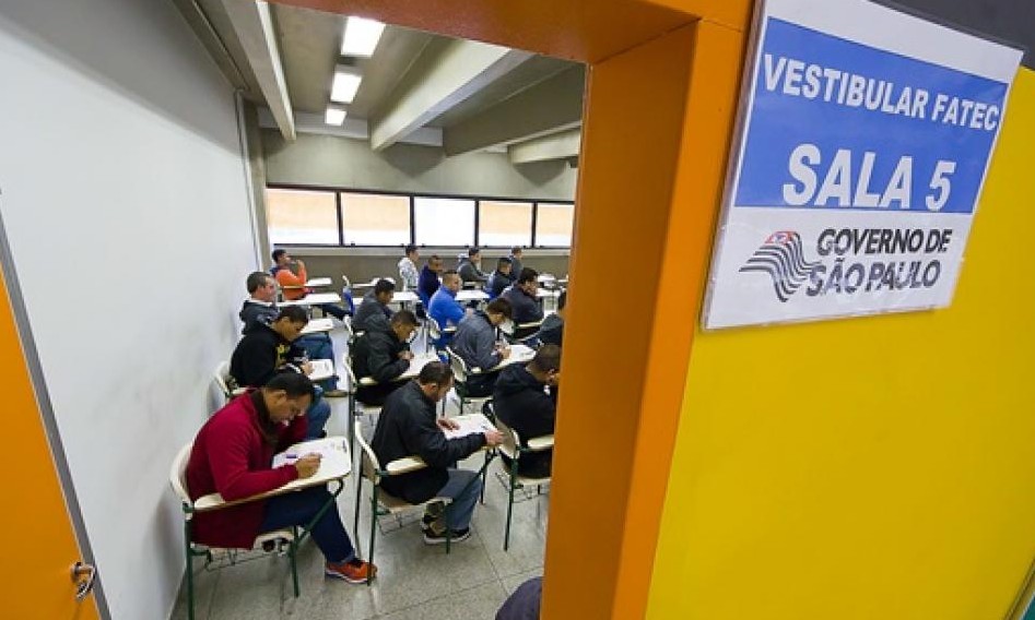 Fatecs divulgam gabarito do Vestibular; milhares de jovens disputam as vagas