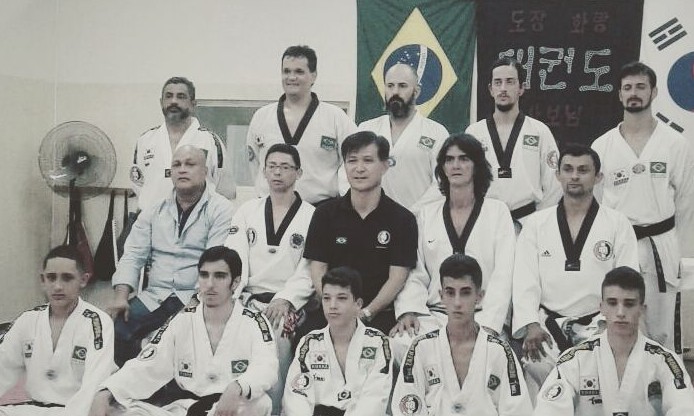 Taekwondô francano tem graduação e promove oito novos atletas faixas pretas