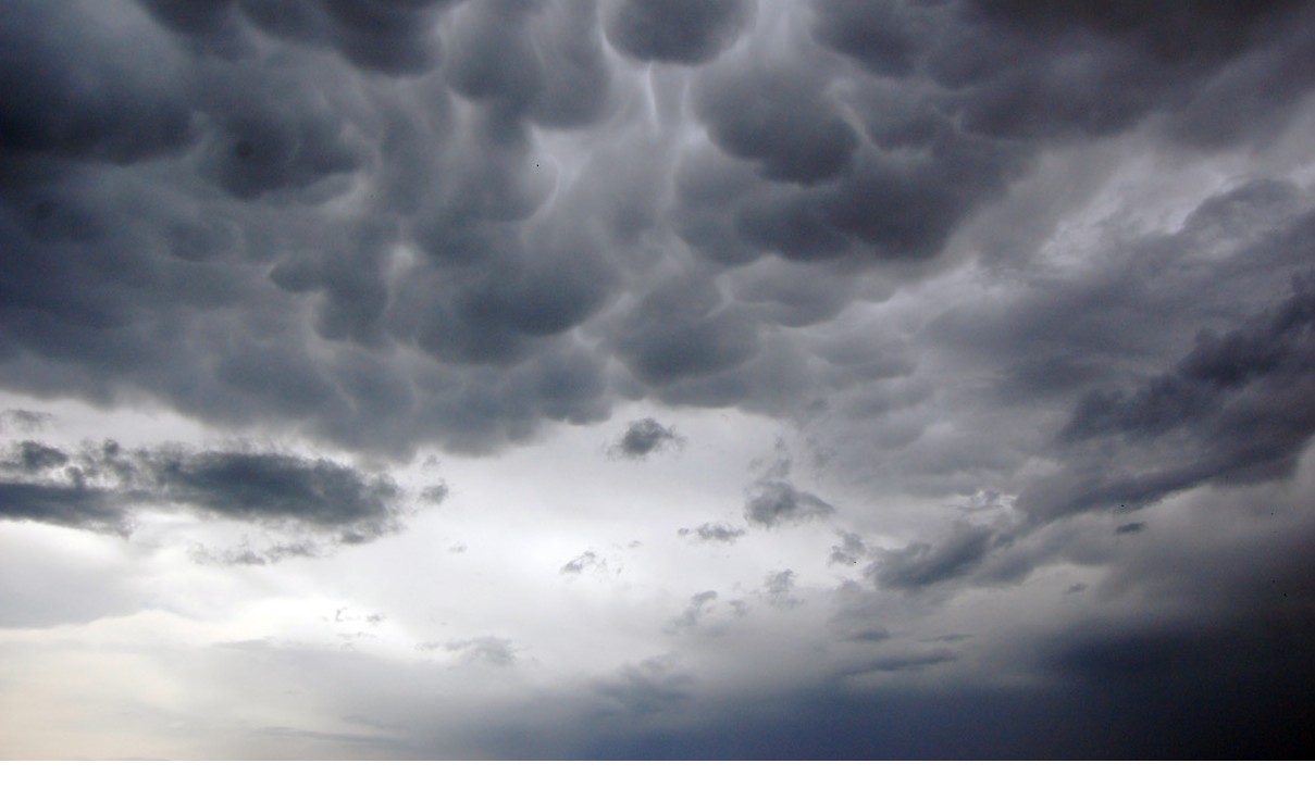 Sol aparece entre nuvens e chove em Franca nessa quarta-feira, 21 de fevereiro