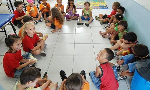 Quase 17 mil crianças voltam às aulas nesta terça, 06, nas escolas municipais
