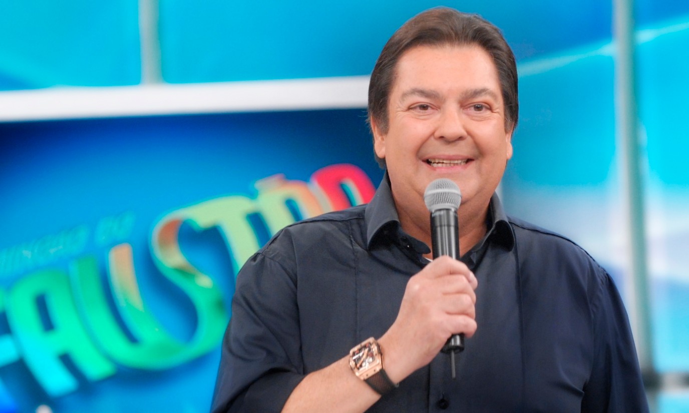Apresentador Faustão compra mansão de R$ 35 milhões na capital de São Paulo