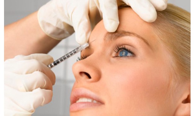 Para conter ação do tempo cada vez mais cedo, jovens aderem ao uso de botox