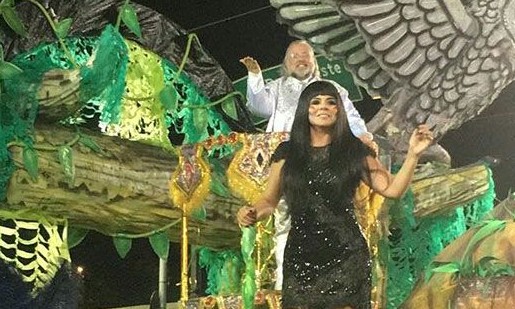 Evangélica, apresentadora Mara Maravilha desfila no Carnaval e é criticada na web