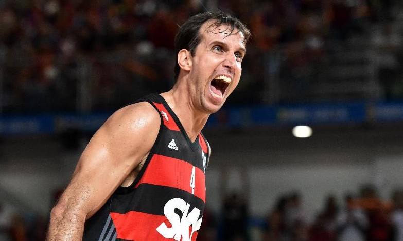 Com primeiro tempo avassalador, Flamengo domina Franca na Arena