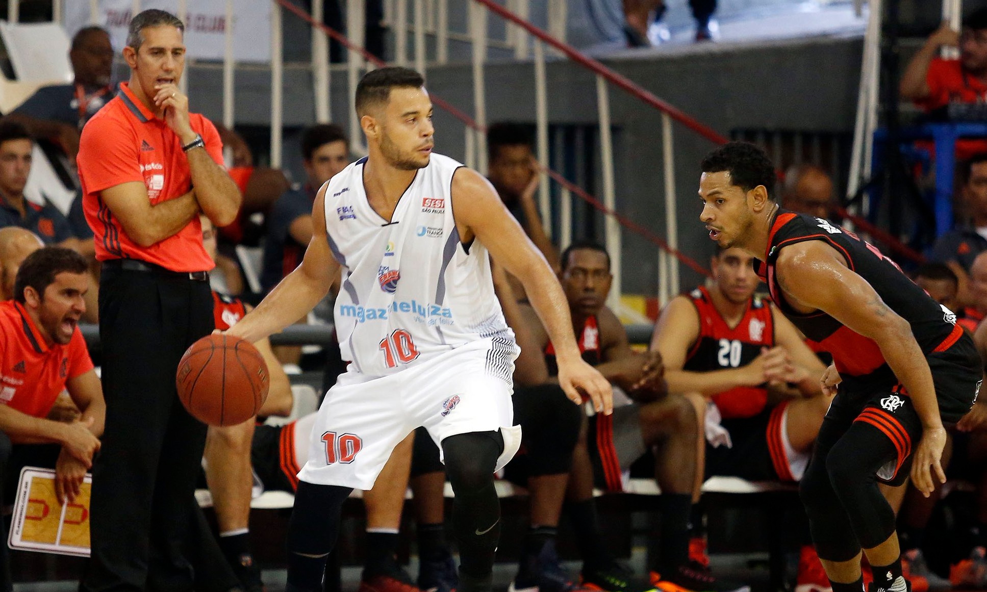 Sesi Franca Basquete faz clássico contra o Bauru, no ginásio Panela de Pressão