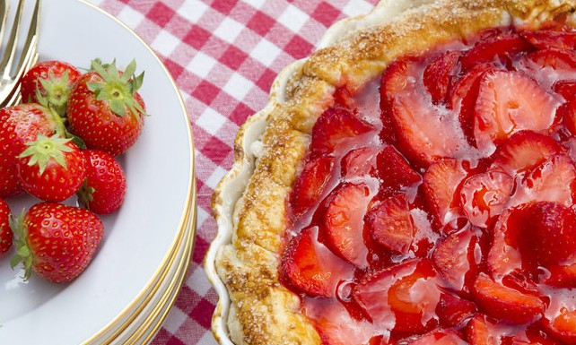 Torta de Morango é opção deliciosa para aquela vontade de doce no verão