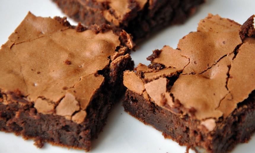 Deu vontade de um docinho e não quer quebrar a dieta? Esse brownie vai te salvar!