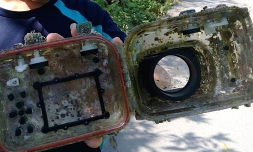 A fantástica jornada de uma câmera fotográfica perdida no mar