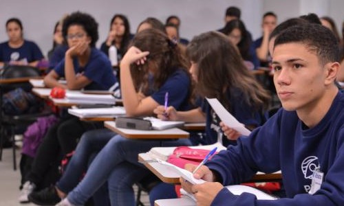 Cursos profissionalizantes para jovens têm 85% de empregabilidade em SP