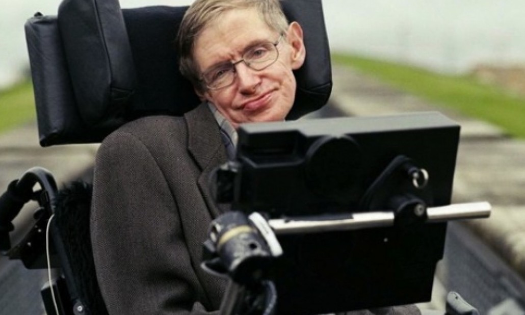 Stephen Hawking, físico inglês, morre aos 76 anos após internação na Itália