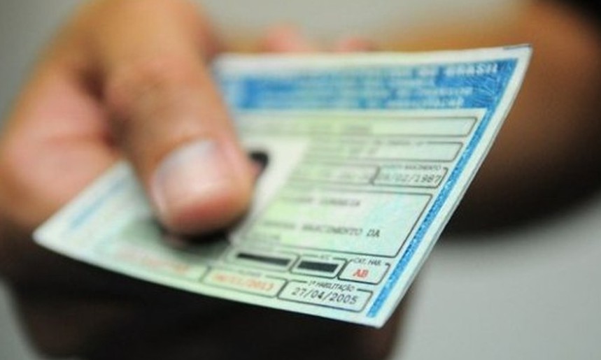 Contran revoga medida que exigia curso para renovação da CNH