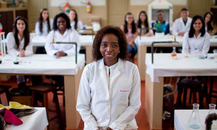 Professora Joana D´Arc Félix recebe mais um prêmio de nível nacional