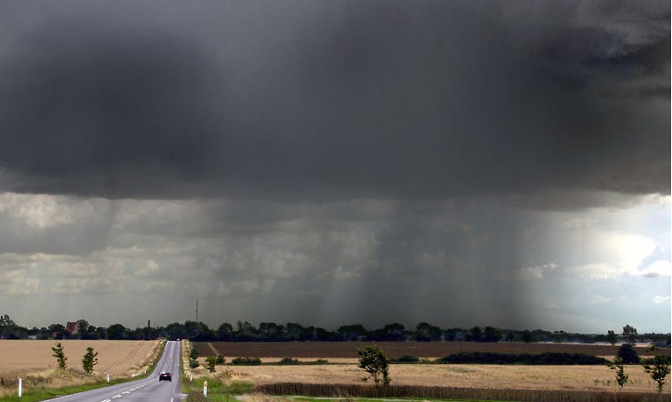Temperatura elevada e pancadas de chuva à tarde e à noite em Franca