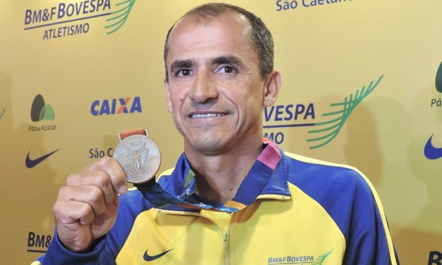 Um dos maiores corredores do Brasil, Vanderlei Cordeiro fará bate-papo nesta sexta