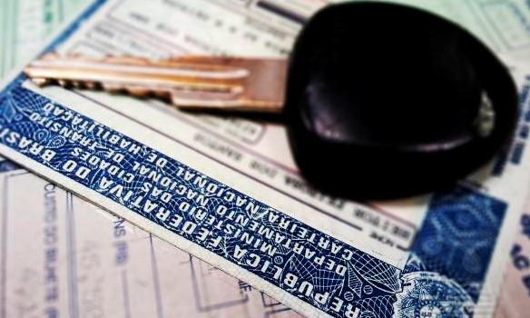 Governo decide cancelar resolução que exigia curso para renovar CNH