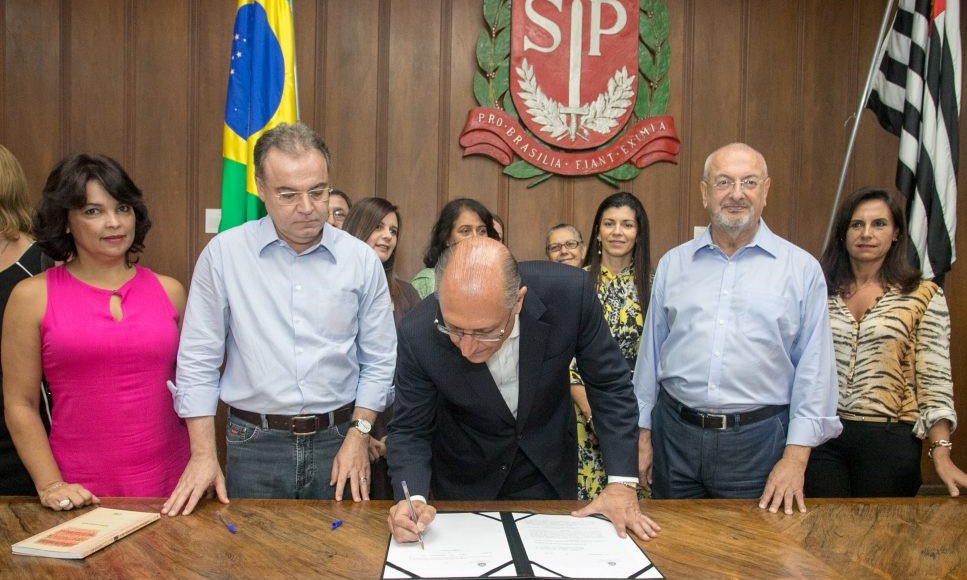 Diretores e supervisores da rede pública têm 7% de aumento nos salários