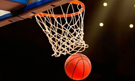 Prefeitura oferece aulas gratuitas de basquete para meninas a partir de 10 anos