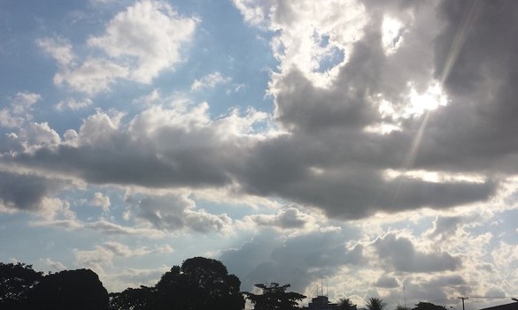 Segunda-feira com sol e possíveis pancadas de chuva à tarde em Franca
