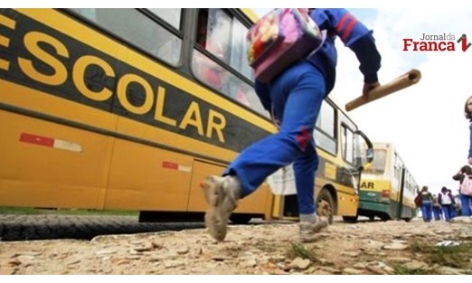 Estado atrasa transporte escolar e deve três parcelas aos municípios mineiros