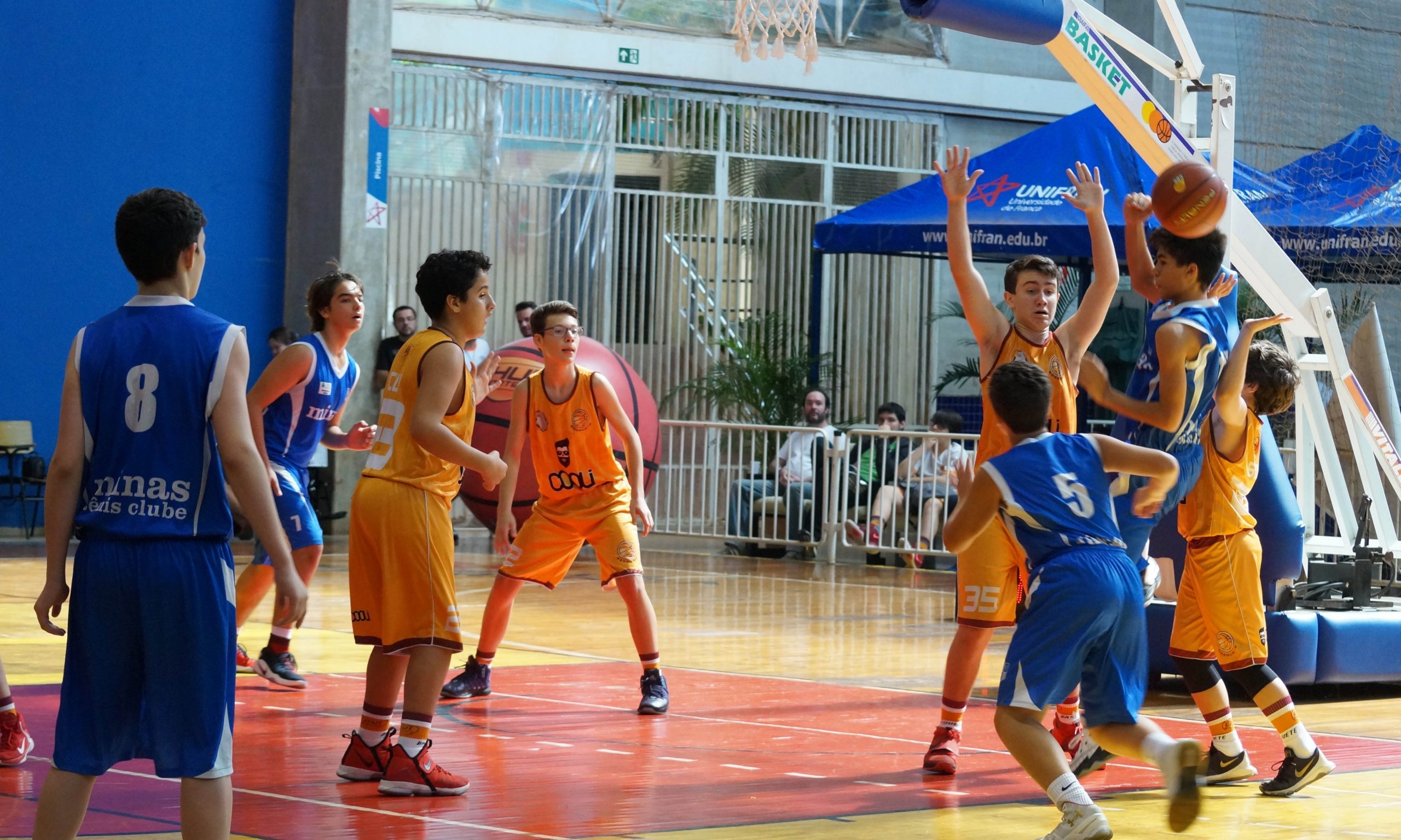 4º Torneio Internacional de Basquete de Franca recebe o americano Derrick Lang