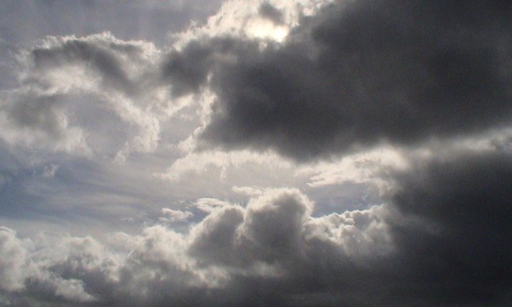 Segunda-feira terá tempo instável e pancadas de chuva à tarde em Franca