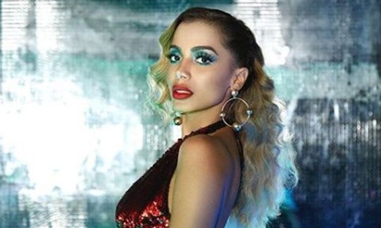 Funkeira Anitta anuncia série de shows na Europa e admite estar sem acreditar