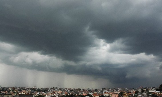 Franca pode ter chuva durante todo o dia e à noite nesta segunda, 02/04
