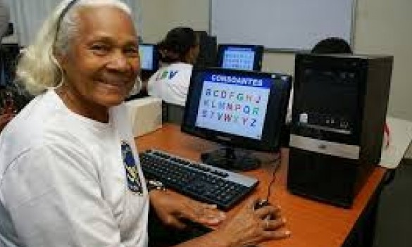Briga judicial interrompe programa de inclusão digital do governo federal
