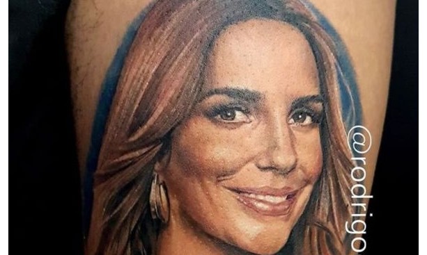 Fã de Ivete Sangalo gasta 3 meses de salário para fazer tatuagem da cantora baiana