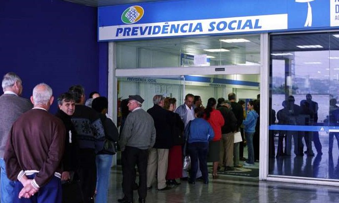 INSS convoca 152,2 mil beneficiários para agendamento de perícia