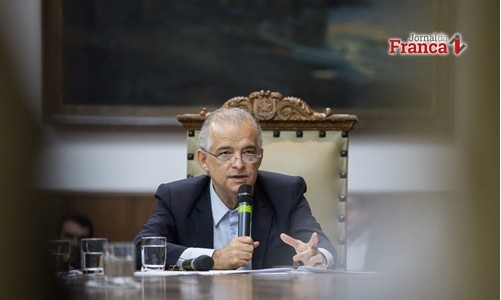 Governador espera para hoje aprovação de medidas que devem encerrar greve