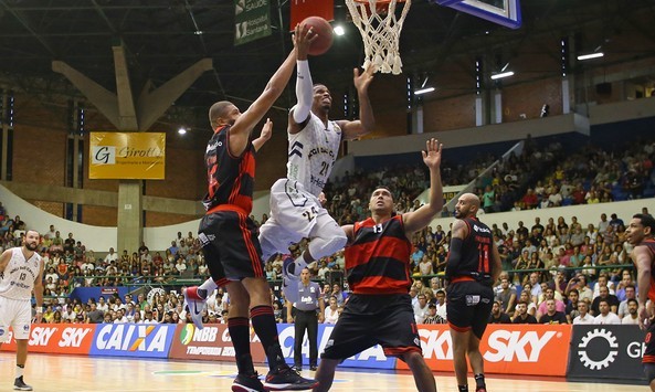 Mogi despacha o estrelado Flamengo e final não terá ex-jogadores da NBA