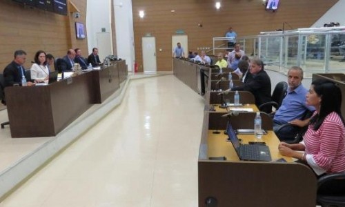 Descalabro administrativo do governo Gilson pode sobrar para vereadores